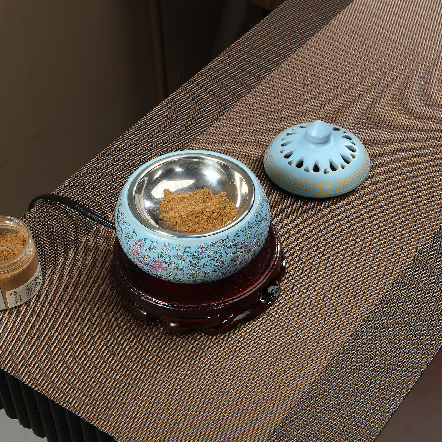 Electronic Incense Burner Cera - Candle Making Essential Oil のレビューと価格
