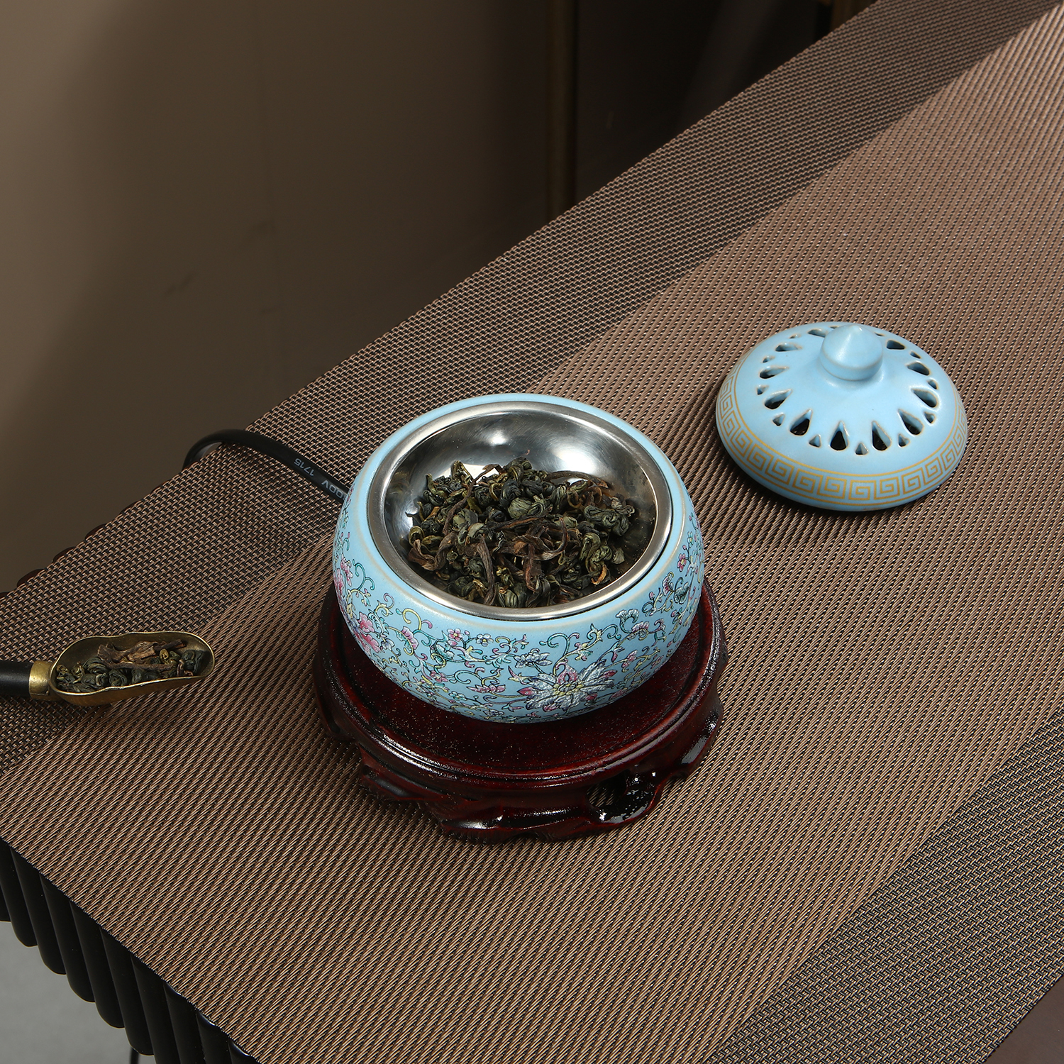 Electronic Incense Burner Cera - Candle Making Essential Oil のレビューと価格