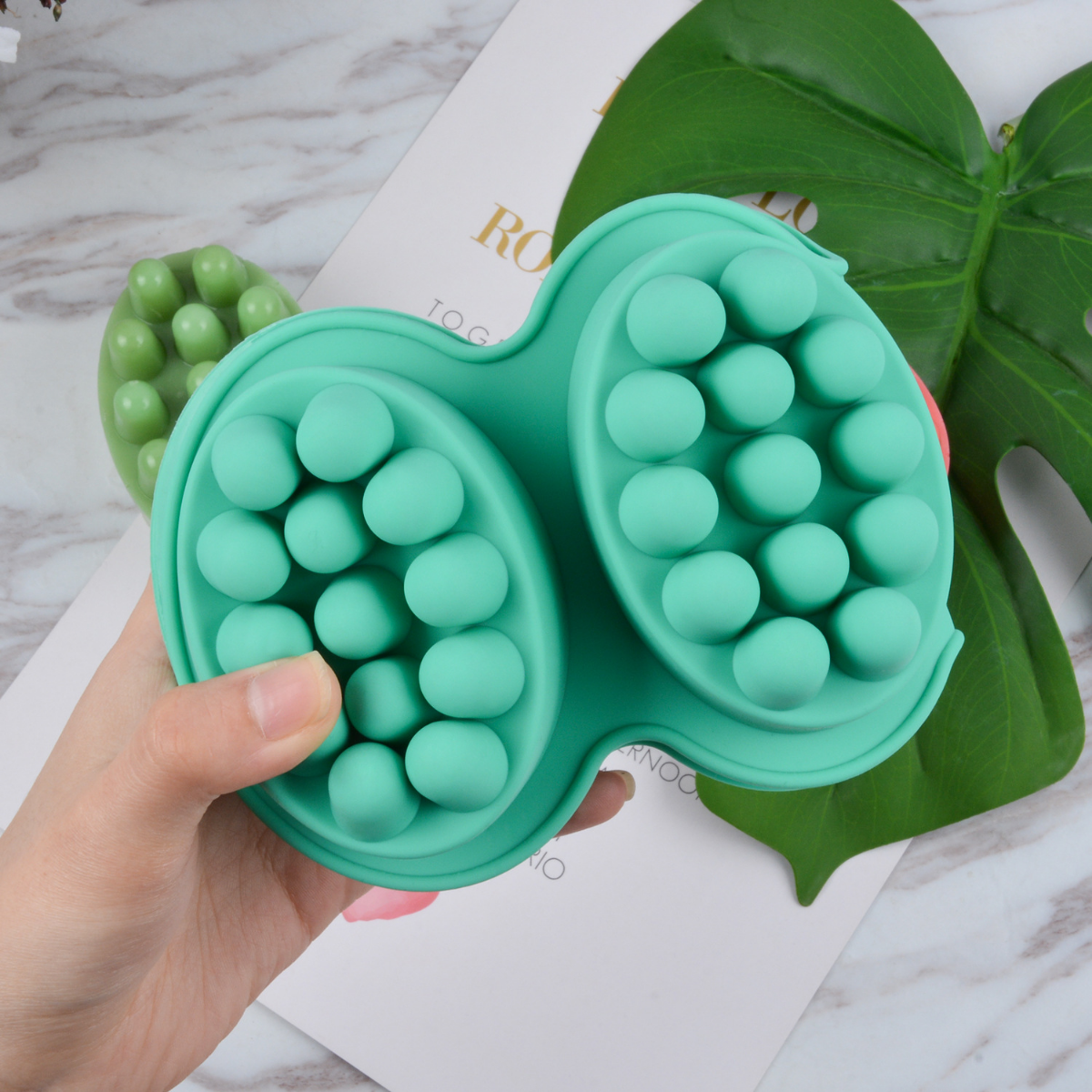 4 Hole Oval Massage Soap Silic - Candle Making Set のレビューと価格